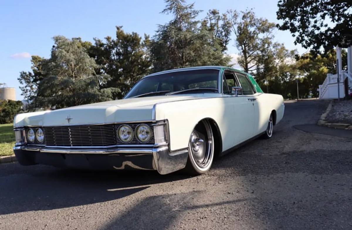 Lincoln-Continental-1968-5