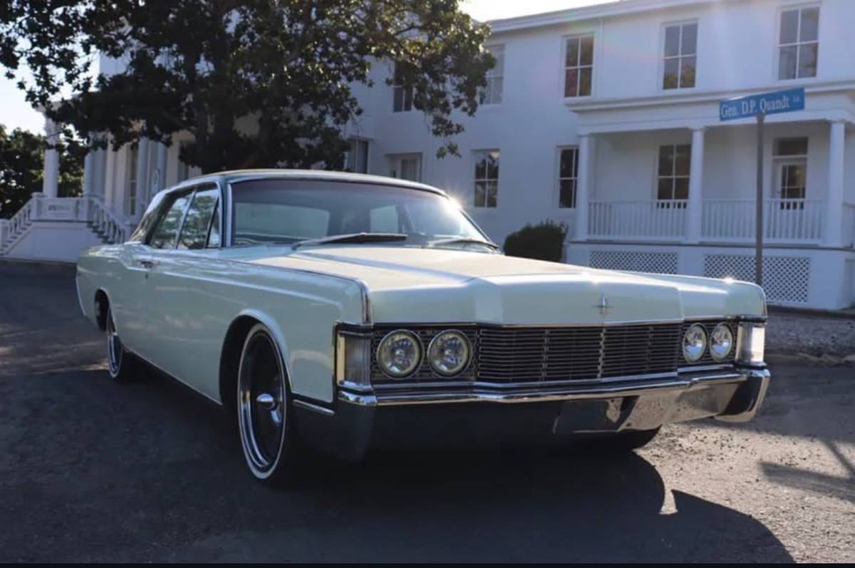 Lincoln-Continental-1968