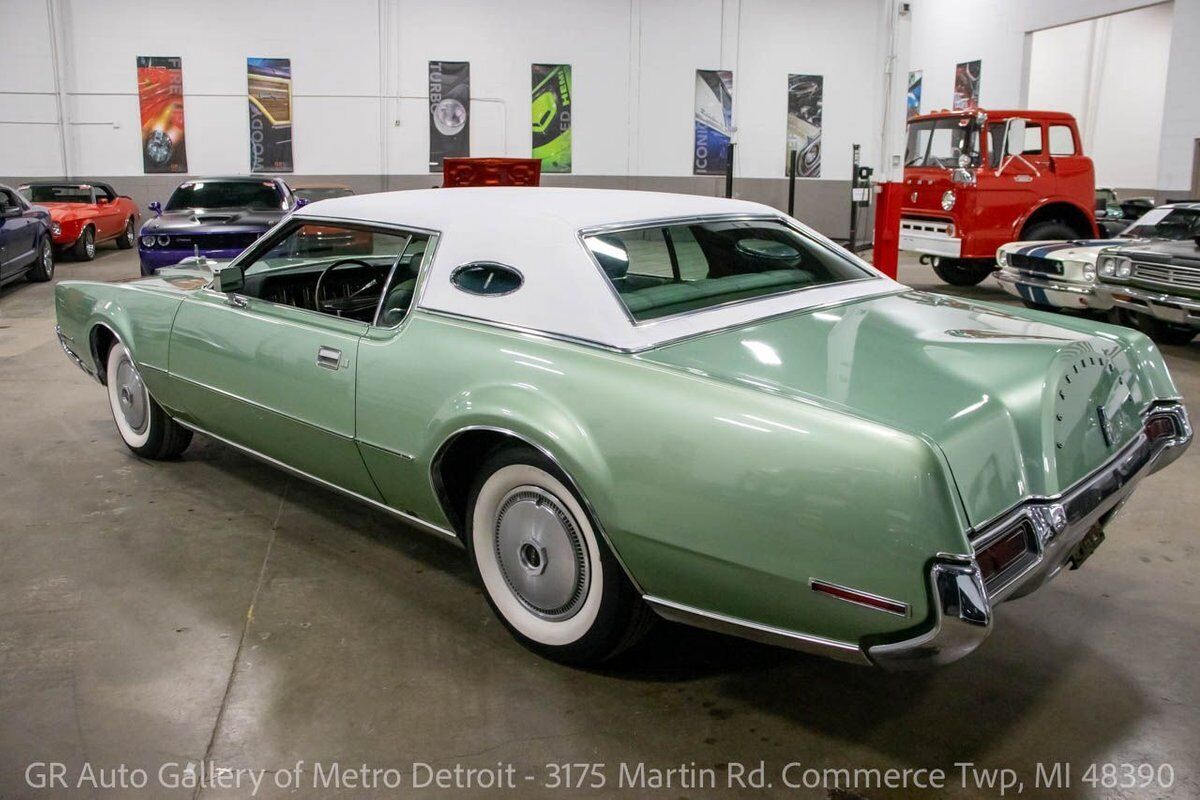 Lincoln-Continental-1972-2