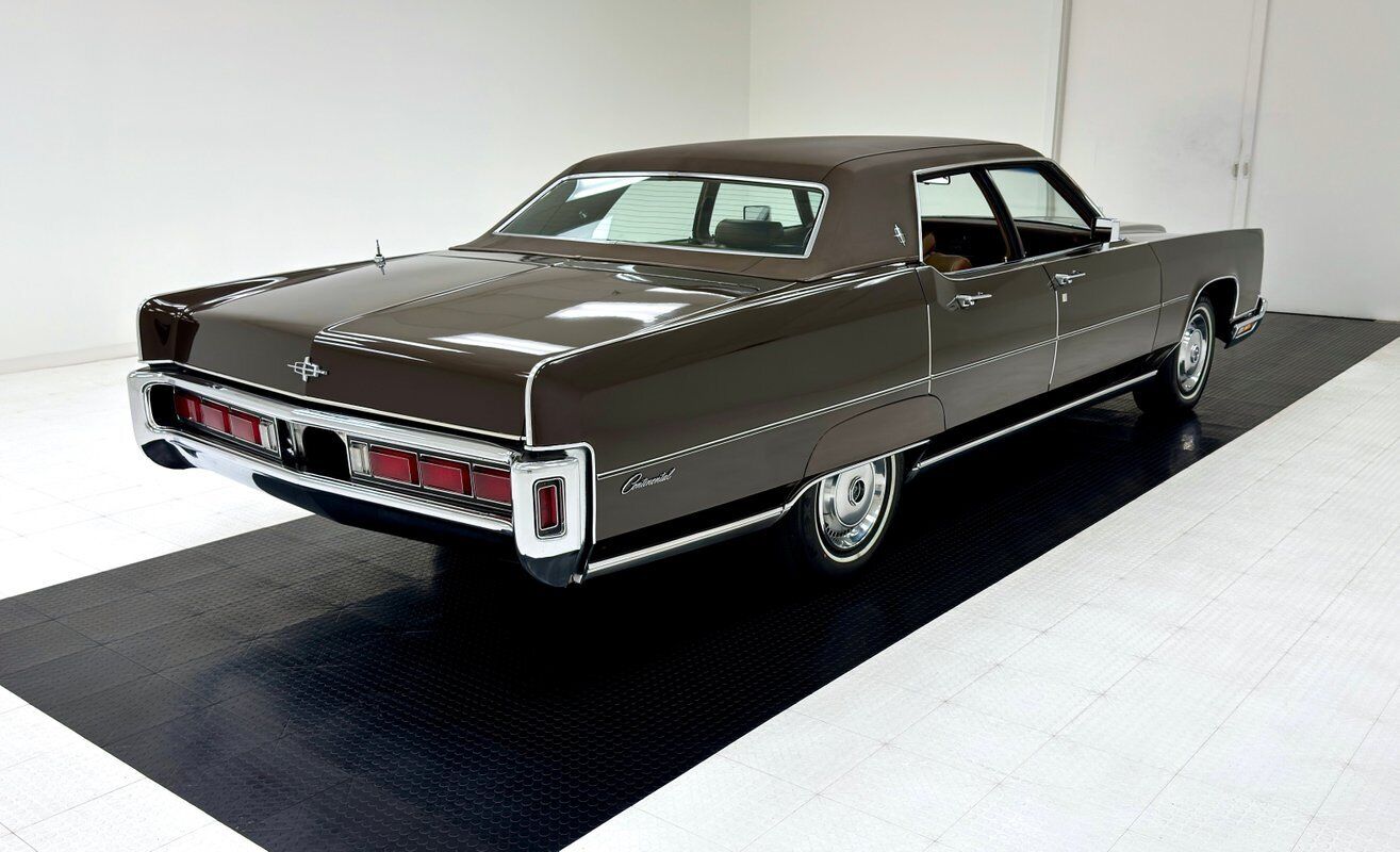 Lincoln-Continental-1973-4