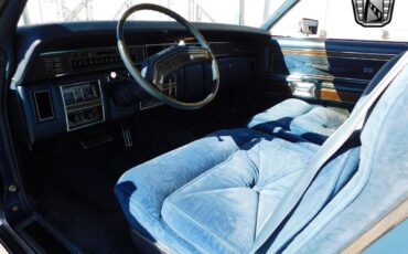 Lincoln-Continental-1976-9