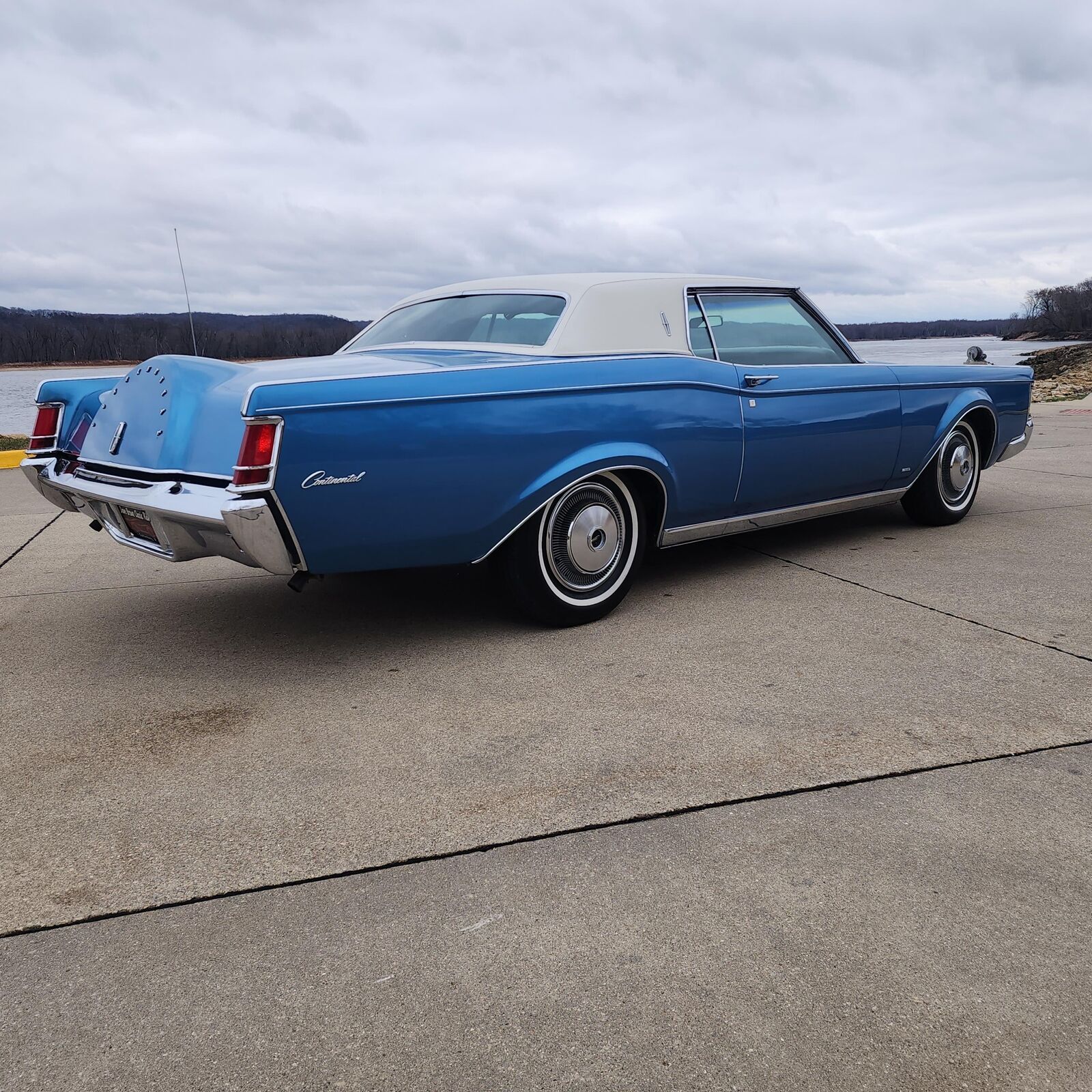 Lincoln-Continental-Mark-III-1971-1