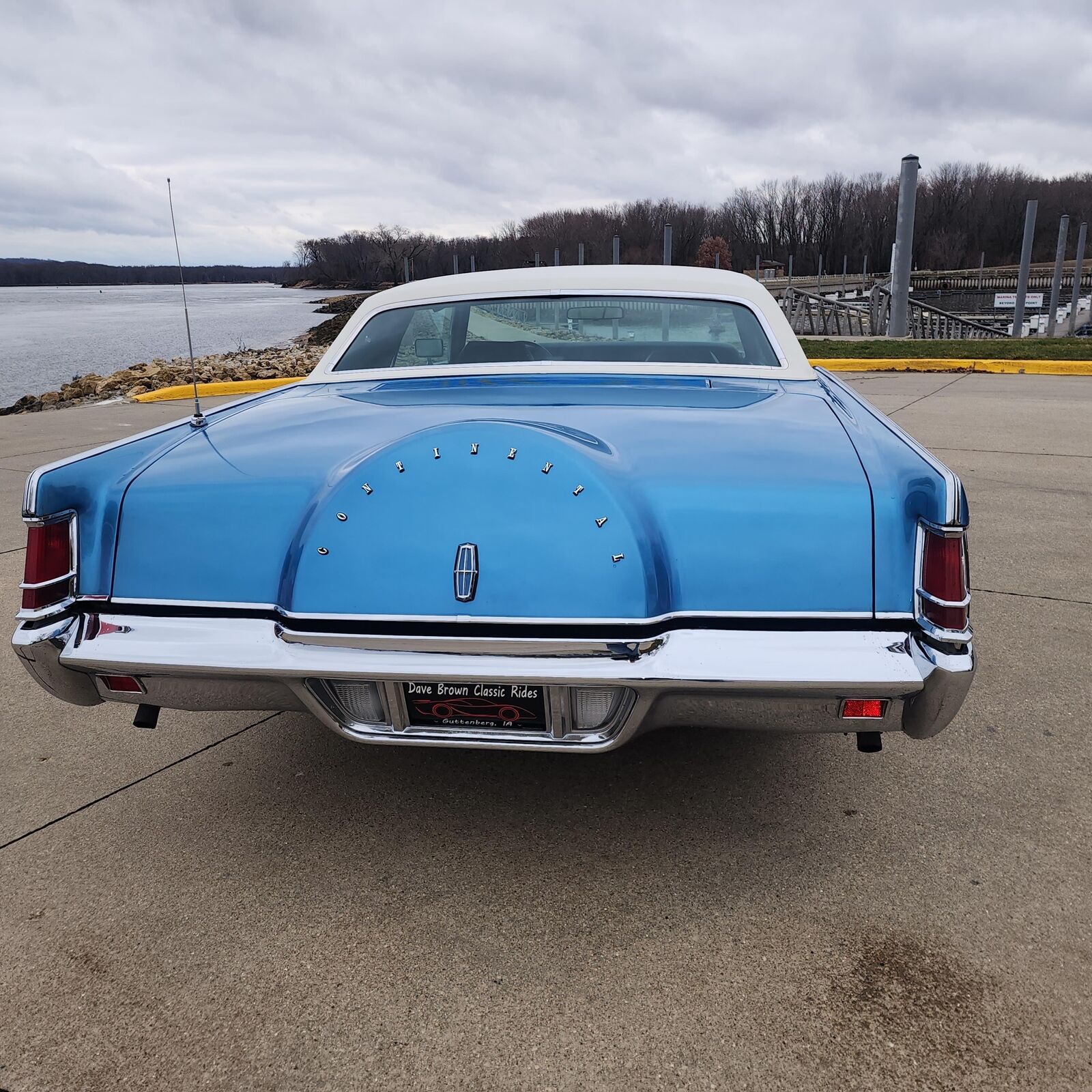 Lincoln-Continental-Mark-III-1971-2