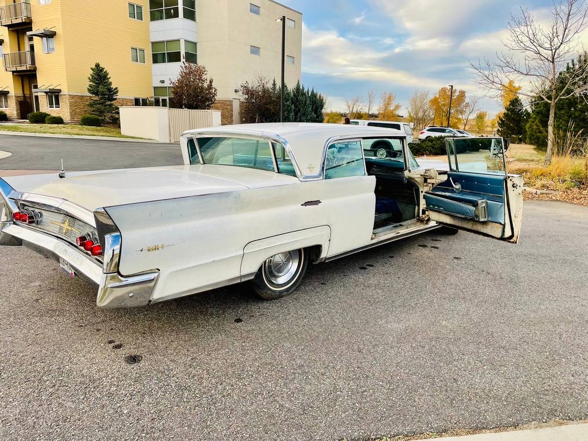 Lincoln-Continental-mark-v-1960-1