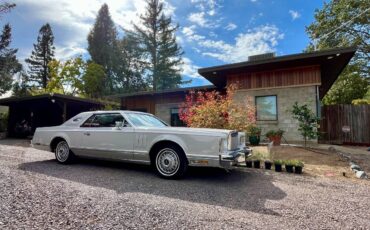 Lincoln-Continental-mark-v-1979-2