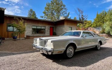 Lincoln-Continental-mark-v-1979