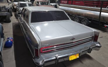 Lincoln-Continental-town-car-1979-3