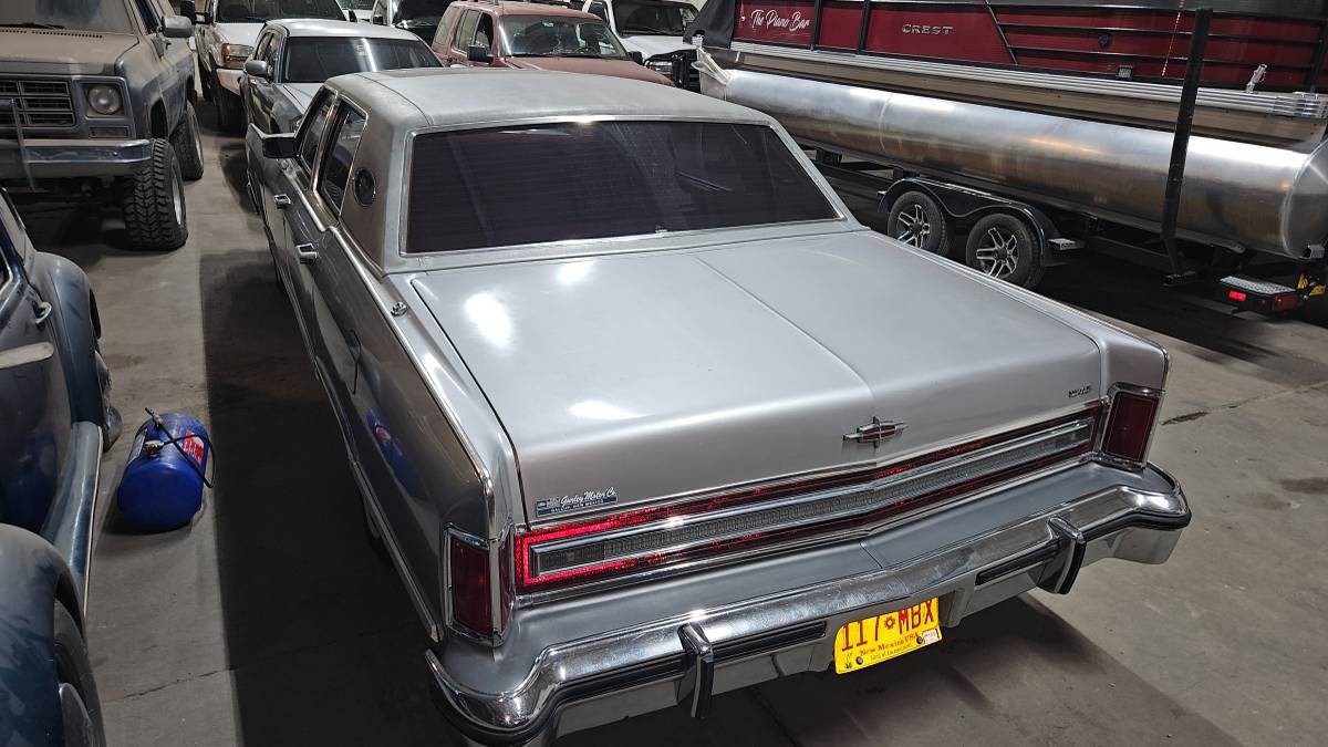 Lincoln-Continental-town-car-1979-3