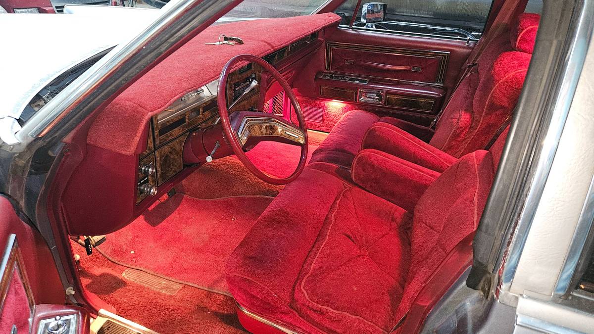 Lincoln-Continental-town-car-1979-4