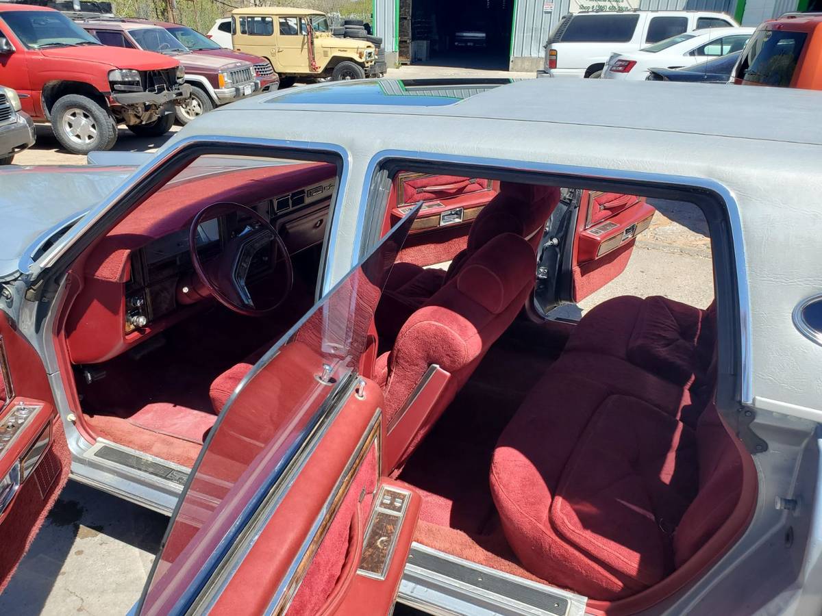 Lincoln-Continental-town-car-1979-8