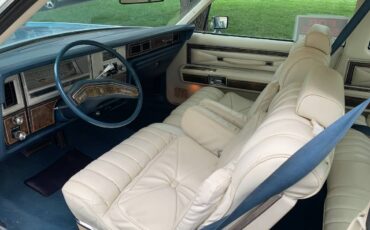 Lincoln-Continental-town-coupe-1978-4