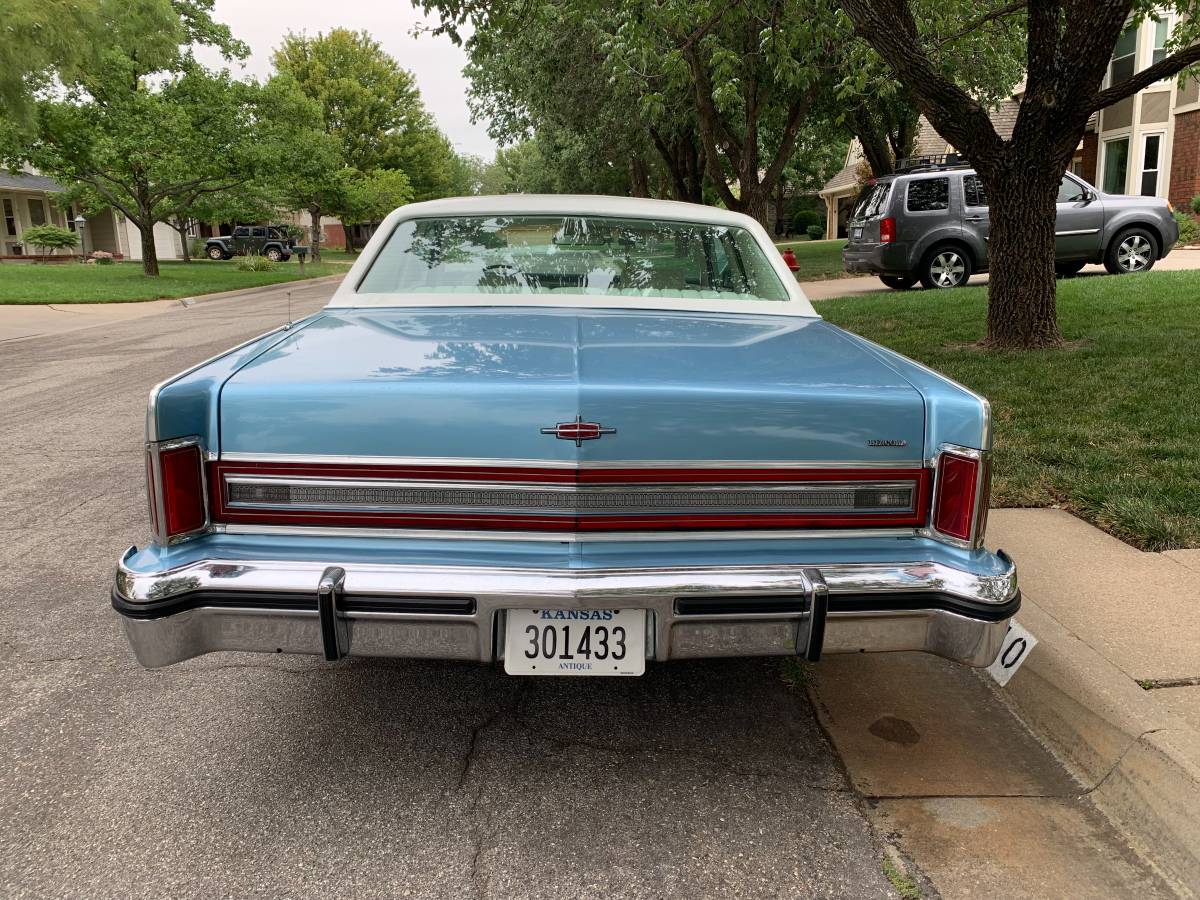 Lincoln-Continental-town-coupe-1978-9