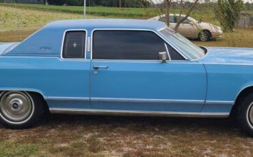 Lincoln-Continental-town-coupe-1979-3