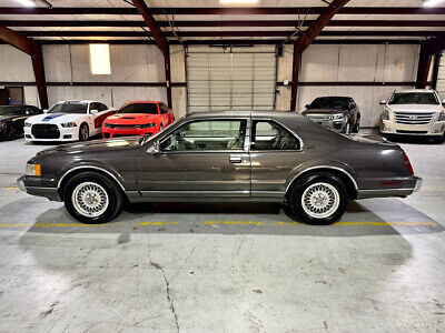 Lincoln-Mark-Series-Coupe-1992-16