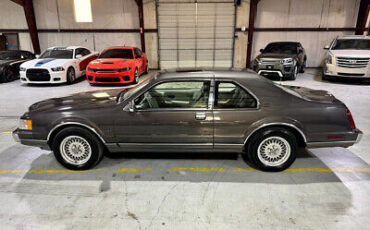 Lincoln-Mark-Series-Coupe-1992-17