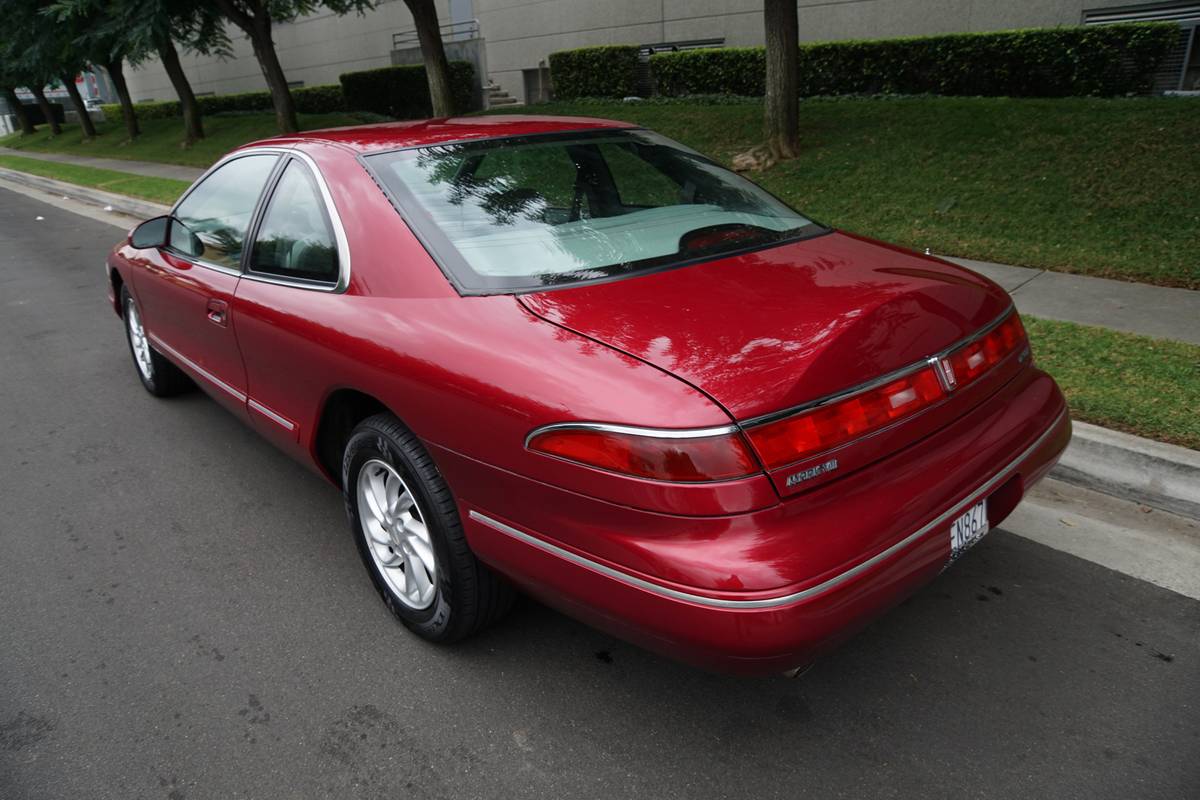 Lincoln-Mkviii-1993-1