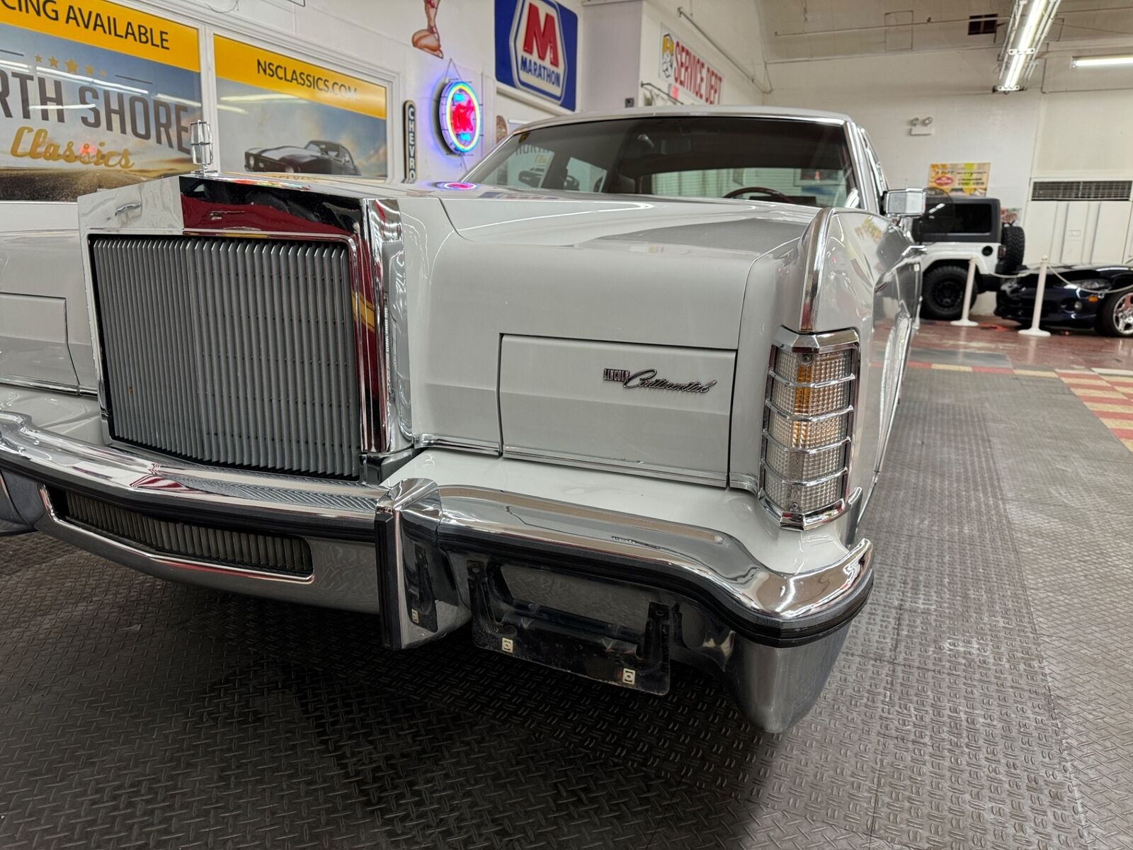 Lincoln-Town-Car-1977-8