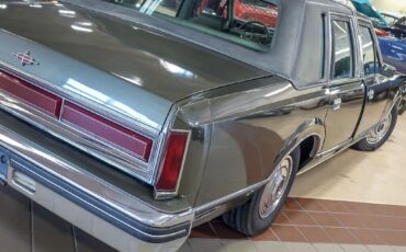 Lincoln-Town-Car-Berline-1984-8