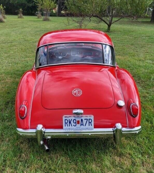 MG-MGA-Coupe-1958-3