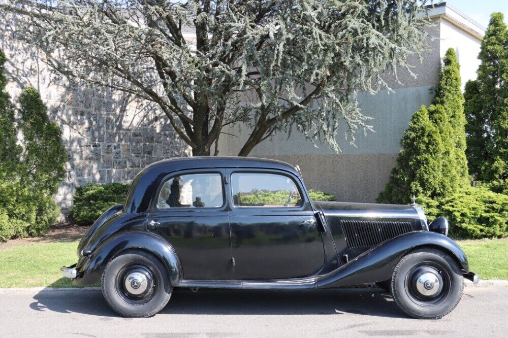 Mercedes-Benz-170V-Saloon-1950-2