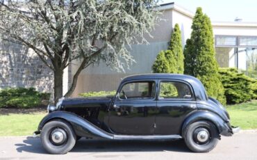 Mercedes-Benz-170V-Saloon-1950-3