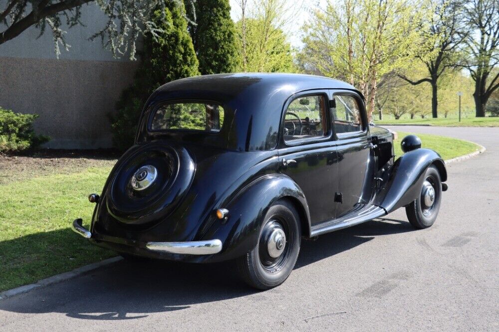 Mercedes-Benz-170V-Saloon-1950-4