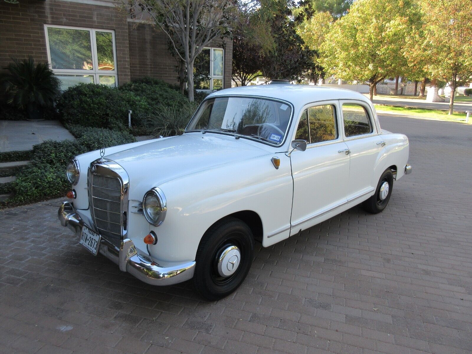 Mercedes-Benz-190-Series-Berline-1960-1