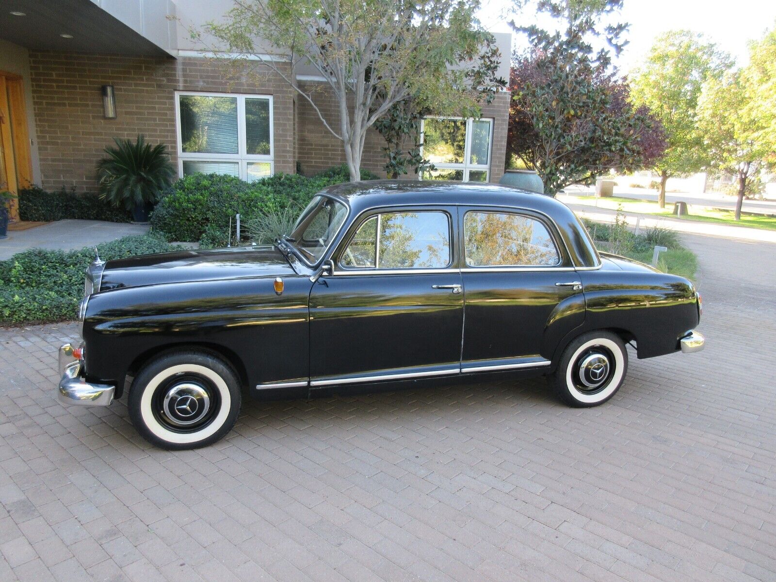 Mercedes-Benz-190-Series-Berline-1960-2