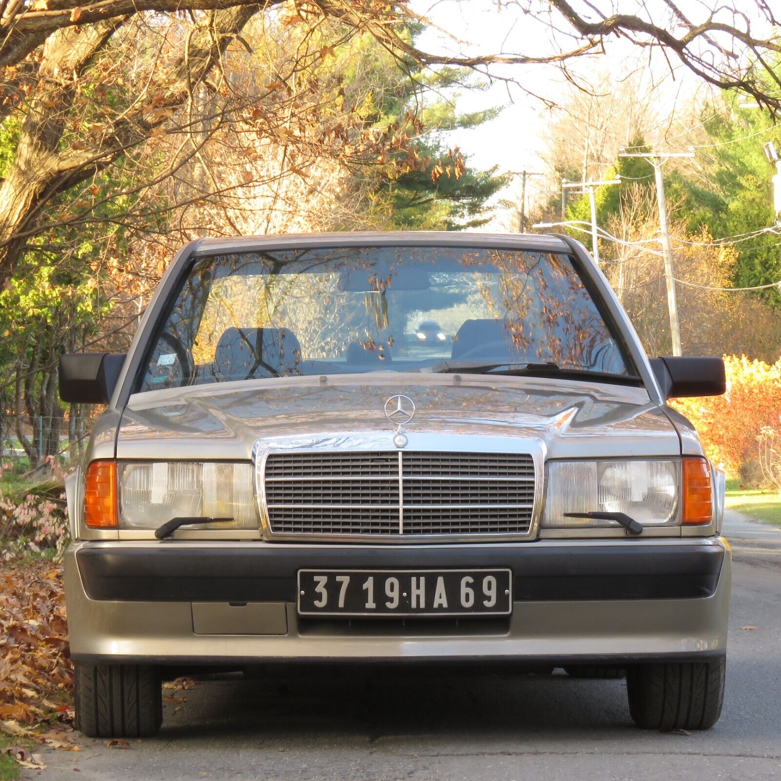 Mercedes-Benz-190-Series-Berline-1986-4