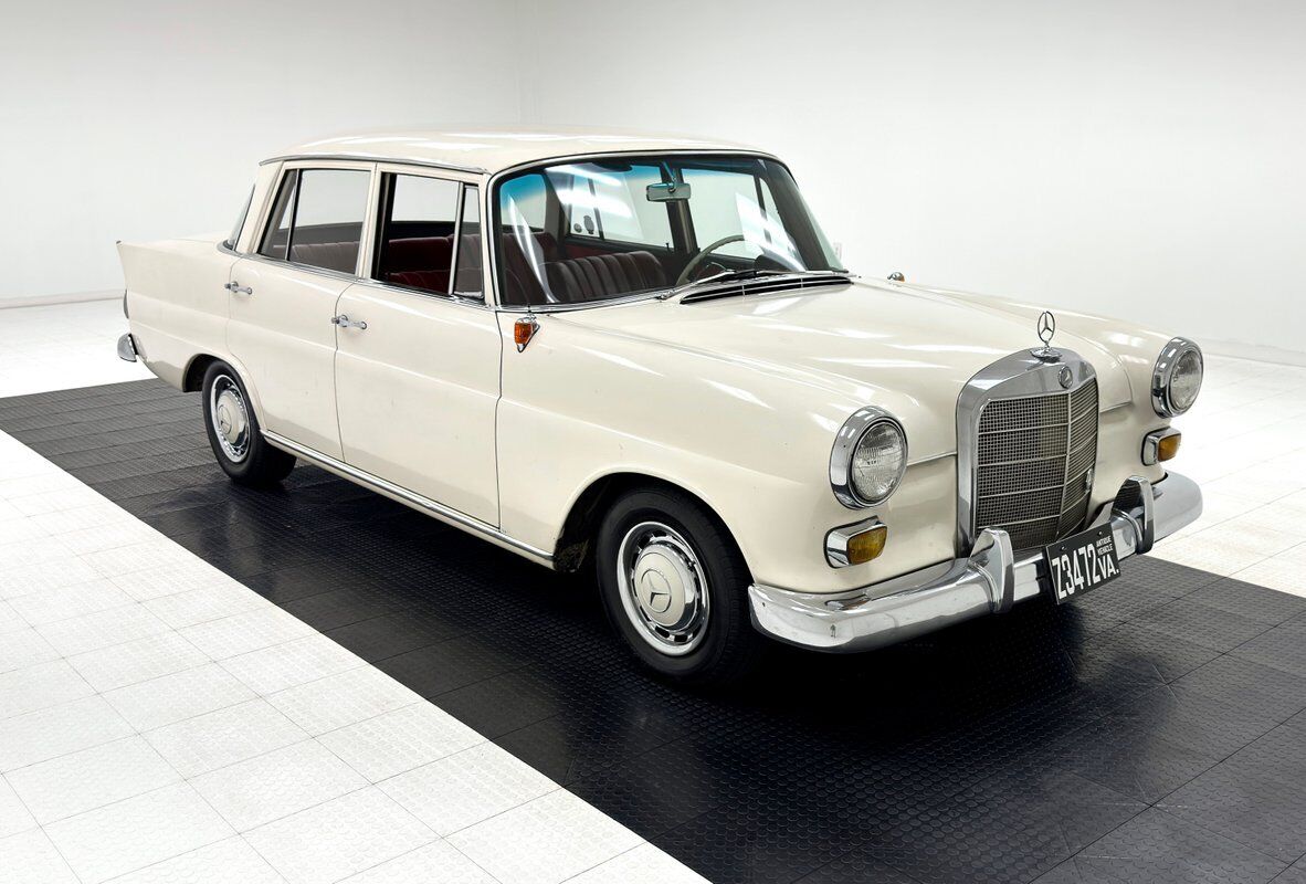 Mercedes-Benz-190Dc-Berline-1965-6