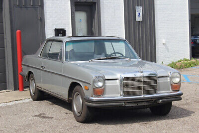 Mercedes-Benz-200-Series-1973-1