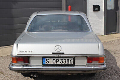 Mercedes-Benz-200-Series-1973-5