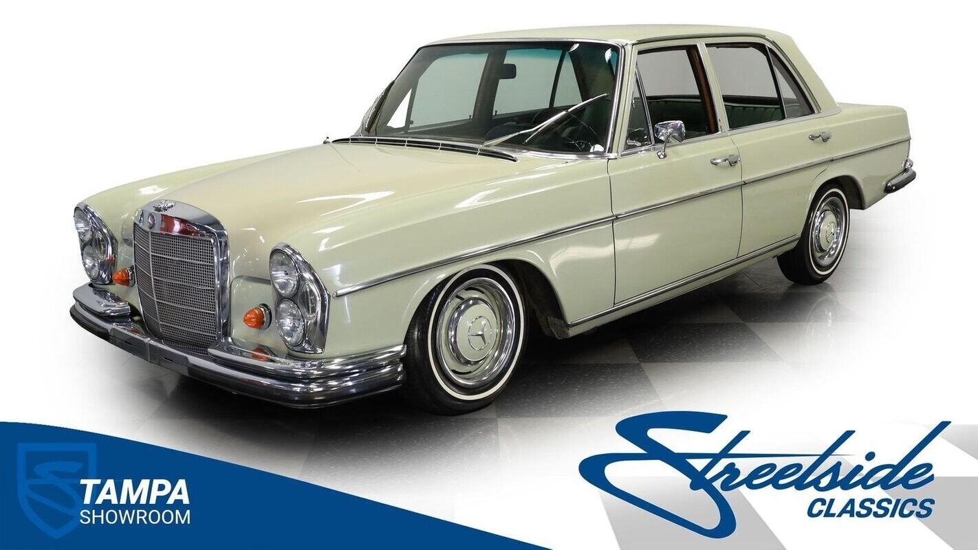 Mercedes-Benz 200-Series 1967