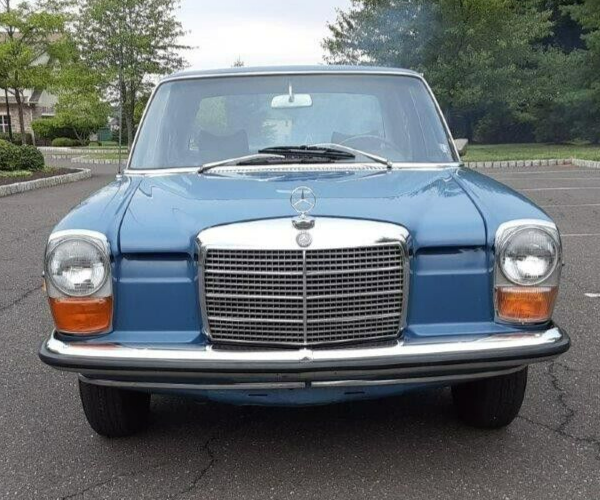 Mercedes-Benz 200-Series Berline 1969 à vendre