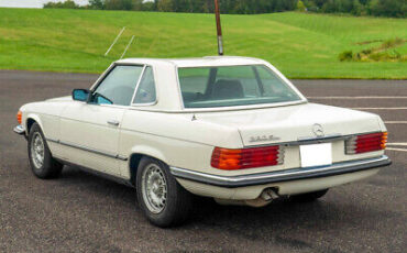 Mercedes-Benz-200-Series-Cabriolet-1980-5