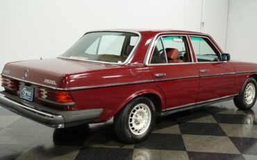 Mercedes-Benz-200-Series-Coupe-1983-10