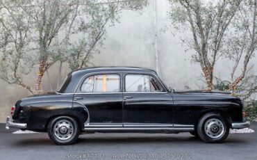 Mercedes-Benz-220S-1959-3