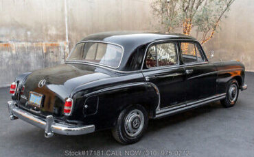 Mercedes-Benz-220S-1959-4