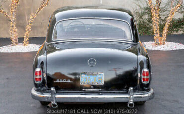 Mercedes-Benz-220S-1959-5