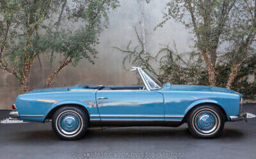 Mercedes-Benz-230SL-1967-4