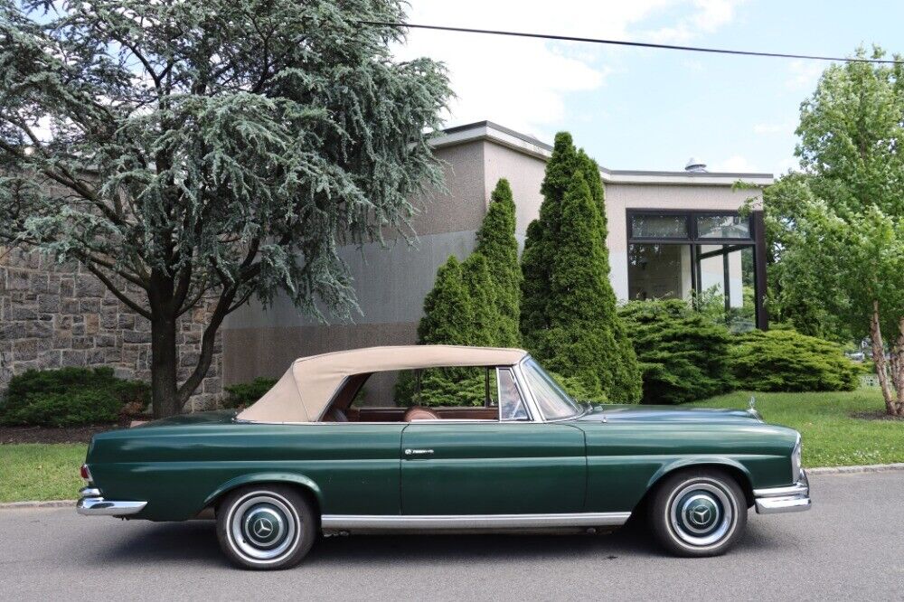 Mercedes-Benz-250SE-Cabriolet-1967-2