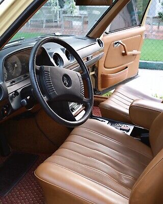 Mercedes-Benz-300-D-1979-8