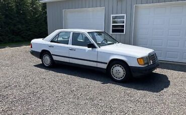 Mercedes-Benz-300-Series-Berline-1989-3