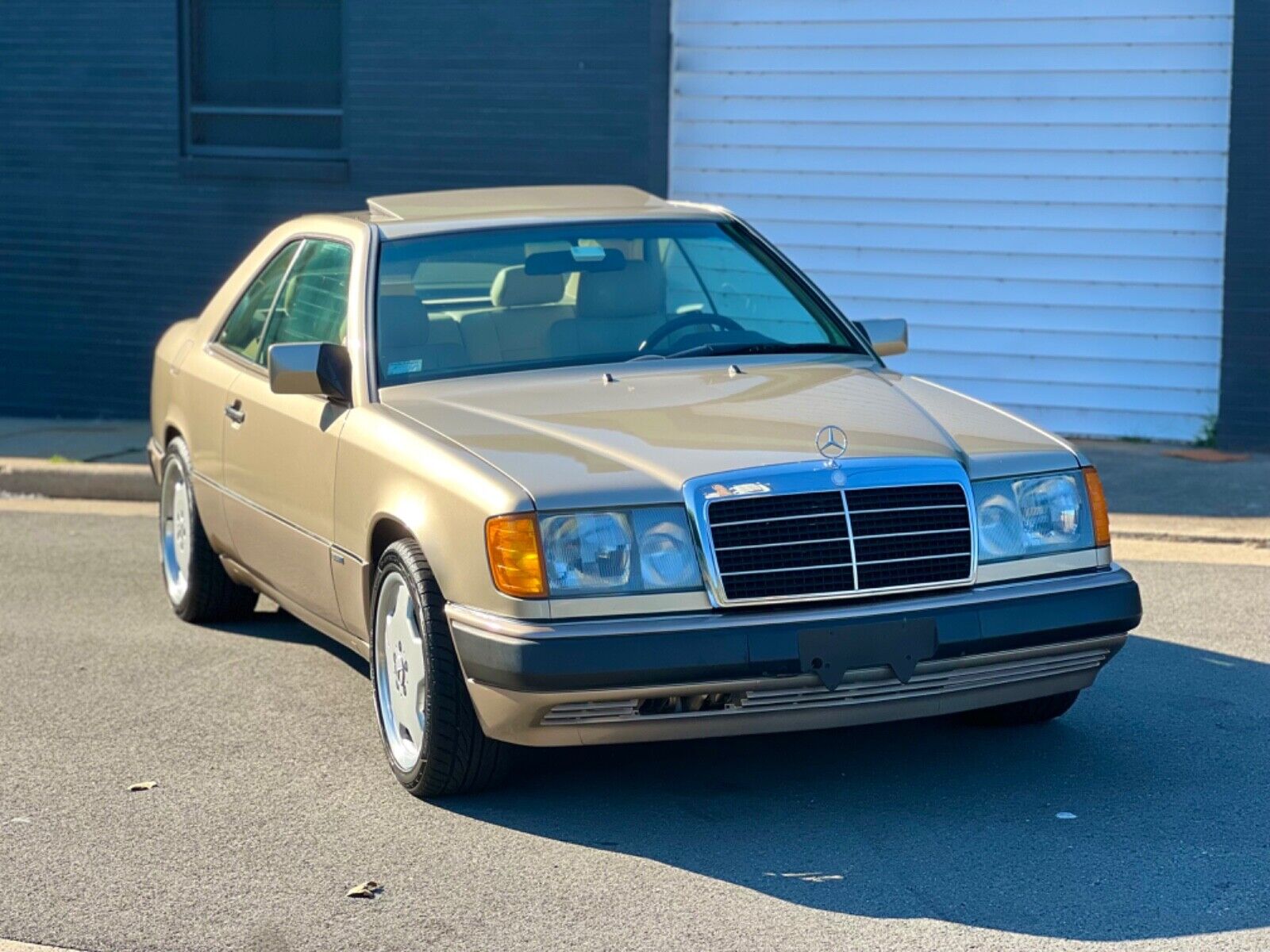 Mercedes-Benz-300CE-Coupe-1993-7