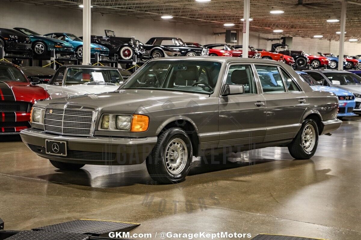 Mercedes-Benz-380SEL-Berline-1983-7