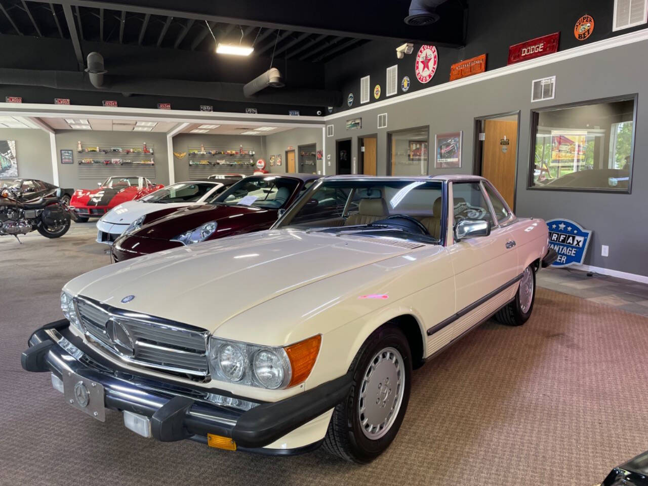 Mercedes-Benz-500-Series-Cabriolet-1986-13