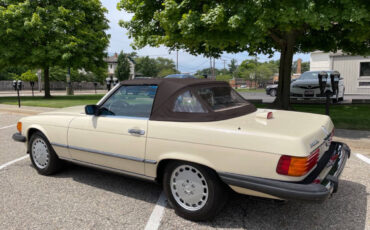 Mercedes-Benz-500-Series-Cabriolet-1986-3