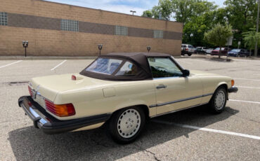 Mercedes-Benz-500-Series-Cabriolet-1986-5