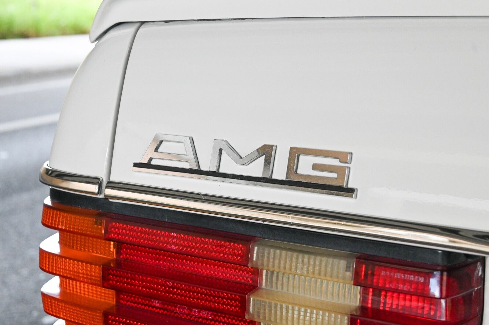 Mercedes-Benz-500-Series-Coupe-1985-33