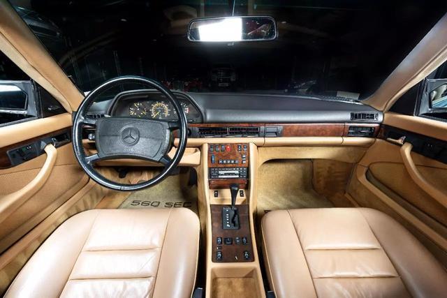 Mercedes-Benz-560-SEC-EXTREMELY-RARE-R.-STRATMAN-CONVERTIBLE-Coupe-1986-19